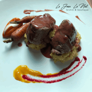 Medalhão de Filé Mignon ao Vinho e Brie